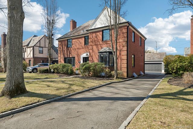 116 Kildare Road, Garden City, NY 11530