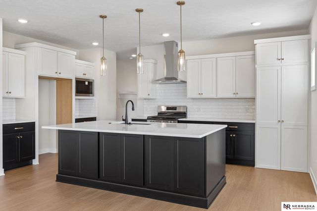 12603 Carpenter Street, Papillion, NE 68138