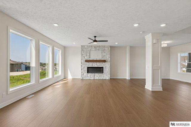12603 Carpenter Street, Papillion, NE 68138