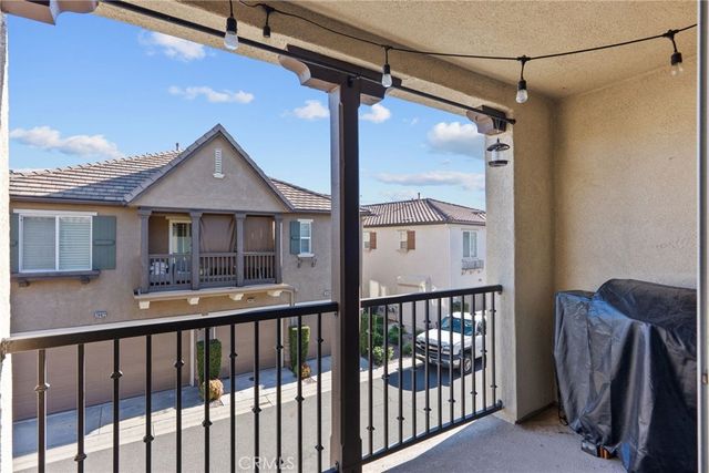 28421 Santa Rosa, Saugus, CA 91350