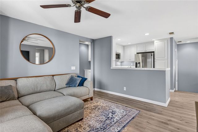 28421 Santa Rosa, Saugus, CA 91350