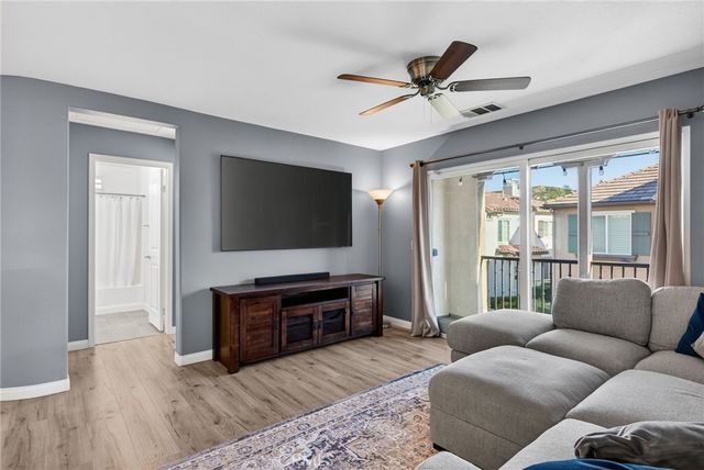 28421 Santa Rosa, Saugus, CA 91350