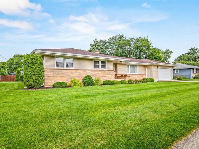 1031 N Sumac Drive, Janesville, WI 53545