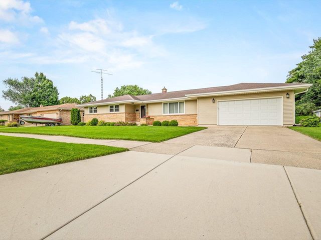 1031 N Sumac Drive, Janesville, WI 53545