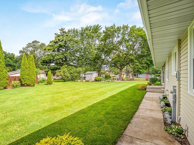 1031 N Sumac Drive, Janesville, WI 53545