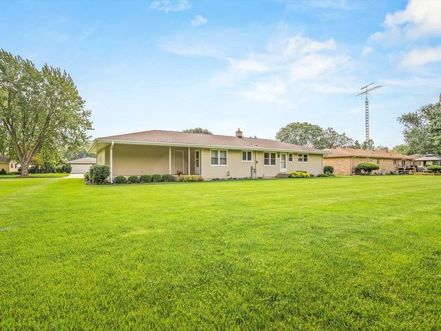 1031 N Sumac Drive, Janesville, WI 53545