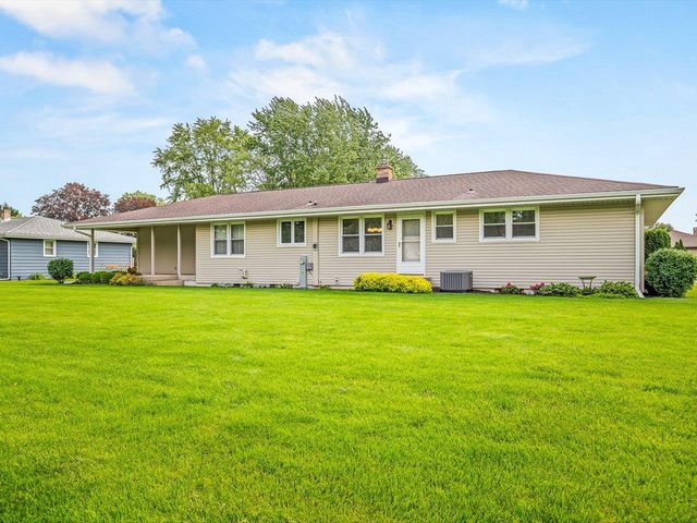 1031 N Sumac Drive, Janesville, WI 53545