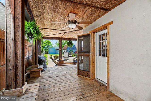 450 MANOR ST, Columbia, PA 17512