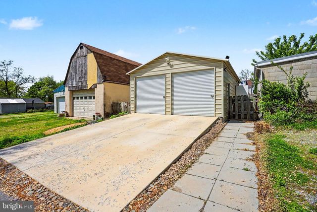 450 MANOR ST, Columbia, PA 17512