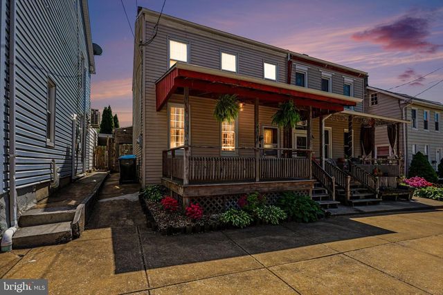 450 MANOR ST, Columbia, PA 17512