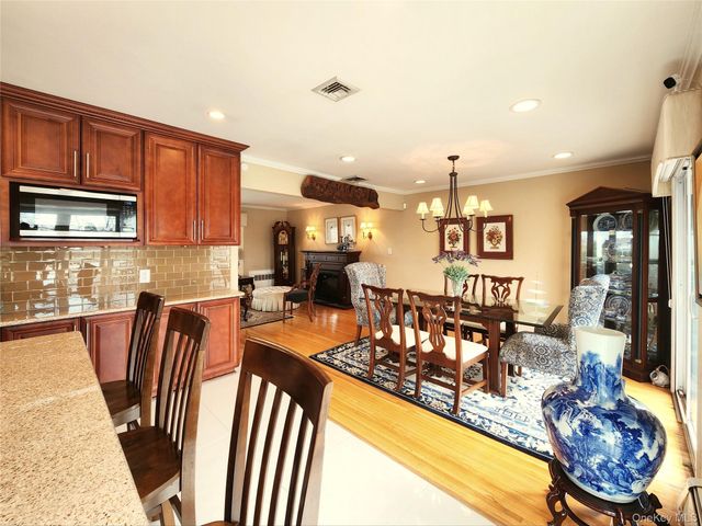 7 Market Drive, Syosset, NY 11791
