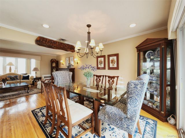 7 Market Drive, Syosset, NY 11791