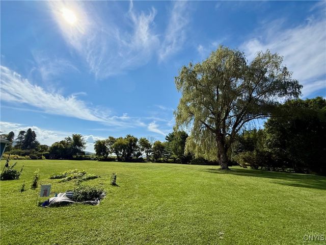 8882 Hills Road, Pompey, NY 13104