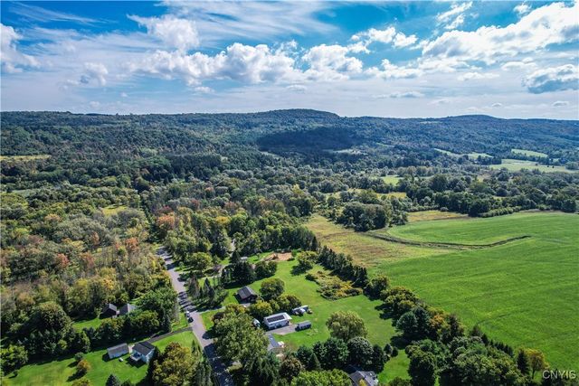 8882 Hills Road, Pompey, NY 13104