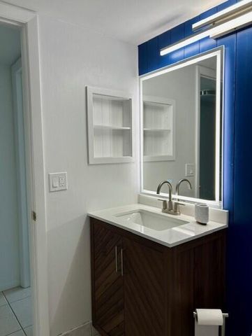 1006 Green Pine Boulevard G2, West Palm Beach, FL 33409