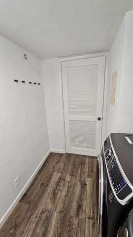 1006 Green Pine Boulevard G2, West Palm Beach, FL 33409