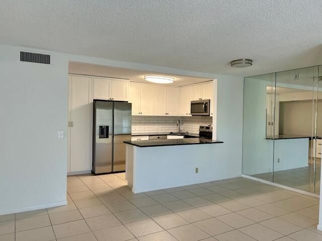 1006 Green Pine Boulevard G2, West Palm Beach, FL 33409