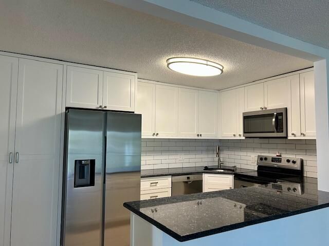 1006 Green Pine Boulevard G2, West Palm Beach, FL 33409