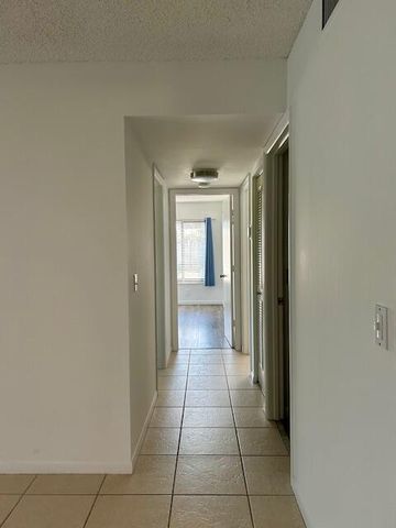 1006 Green Pine Boulevard G2, West Palm Beach, FL 33409