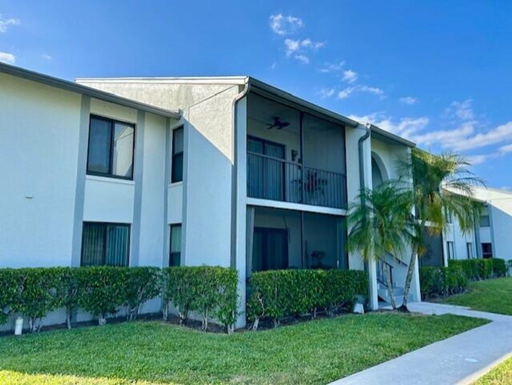 1006 Green Pine Boulevard G2, West Palm Beach, FL 33409