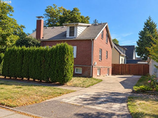 506 Ne JACKSON St, Hillsboro, OR 97124