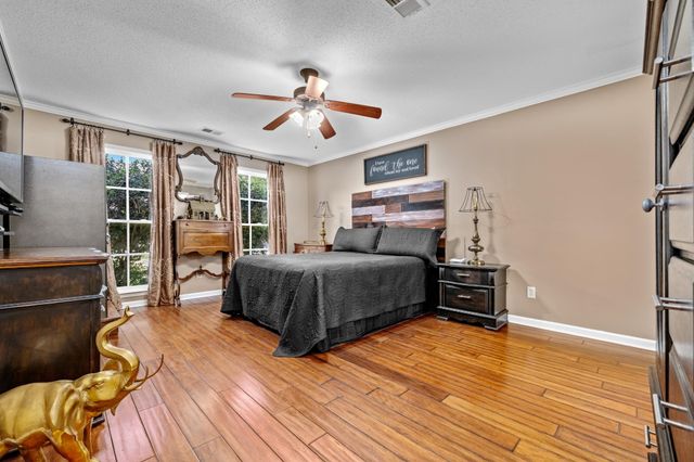 1037 BURSLEM CV, Cordova, TN 38018