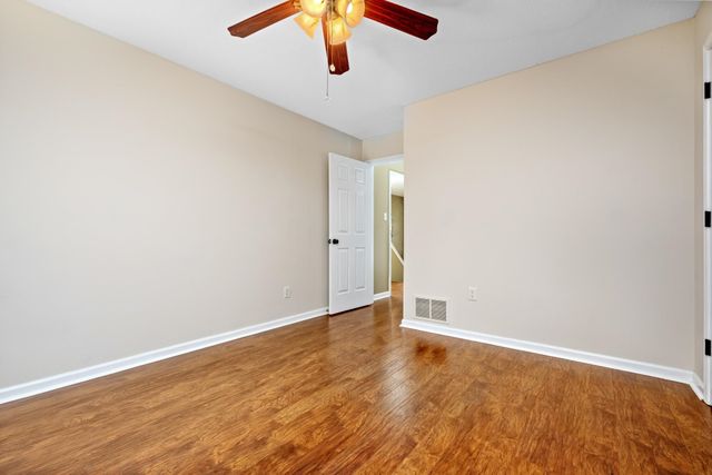 1037 BURSLEM CV, Cordova, TN 38018