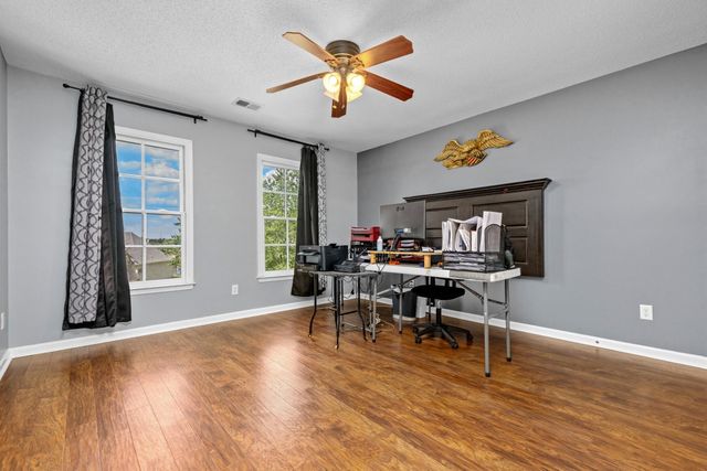 1037 BURSLEM CV, Cordova, TN 38018