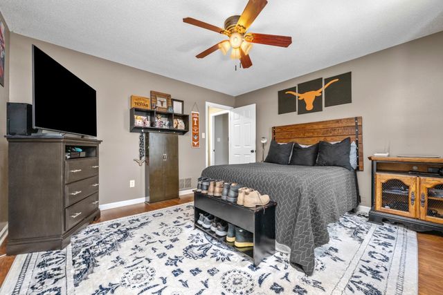 1037 BURSLEM CV, Cordova, TN 38018
