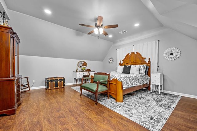 1037 BURSLEM CV, Cordova, TN 38018