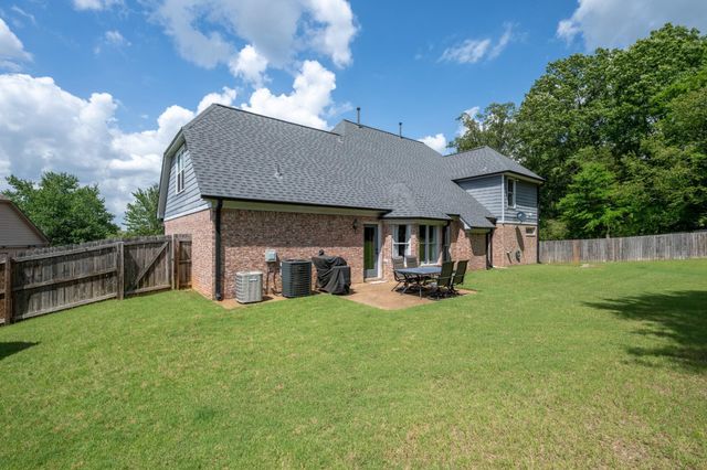 1037 BURSLEM CV, Cordova, TN 38018