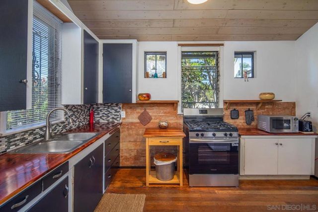 432 E 5th St, National City, CA 91950