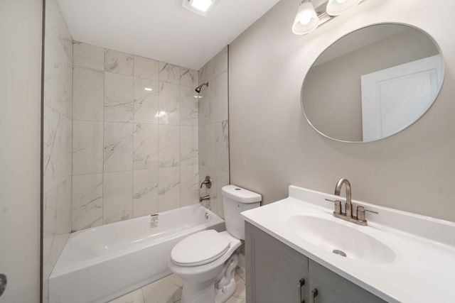 1424 Bear Flag Drive 1424, Hanover Park, IL 60133