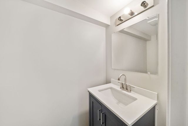 1424 Bear Flag Drive 1424, Hanover Park, IL 60133