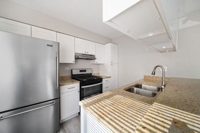 1424 Bear Flag Drive 1424, Hanover Park, IL 60133