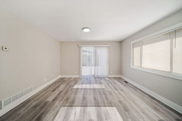 1424 Bear Flag Drive 1424, Hanover Park, IL 60133