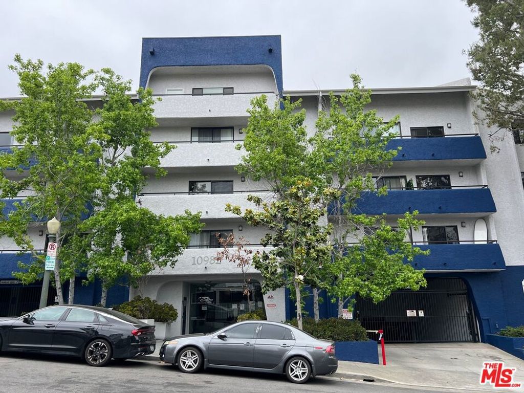10982 Roebling Avenue 511, Los Angeles, CA 90024 — exterior