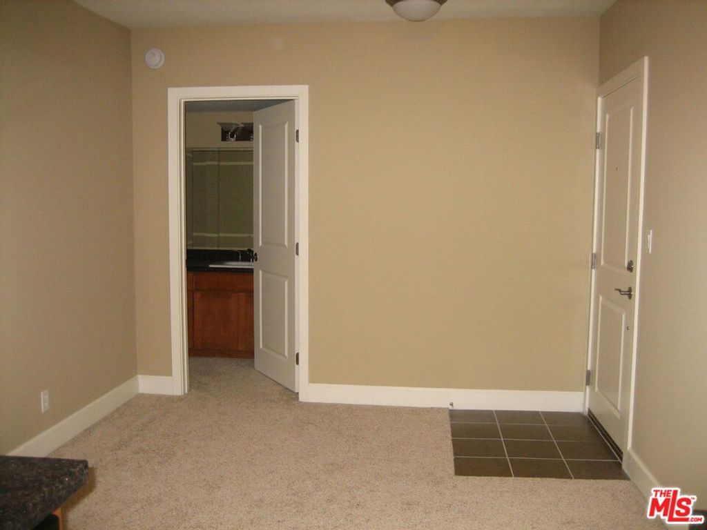10982 Roebling Avenue 511, Los Angeles, CA 90024 — photo 4