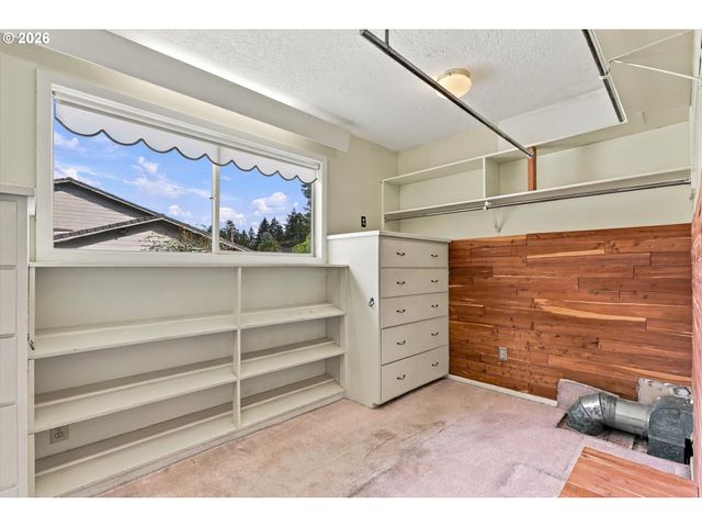 559 Ne 167TH Pl, Portland, OR 97230