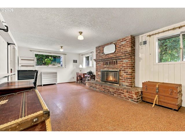 559 Ne 167TH Pl, Portland, OR 97230