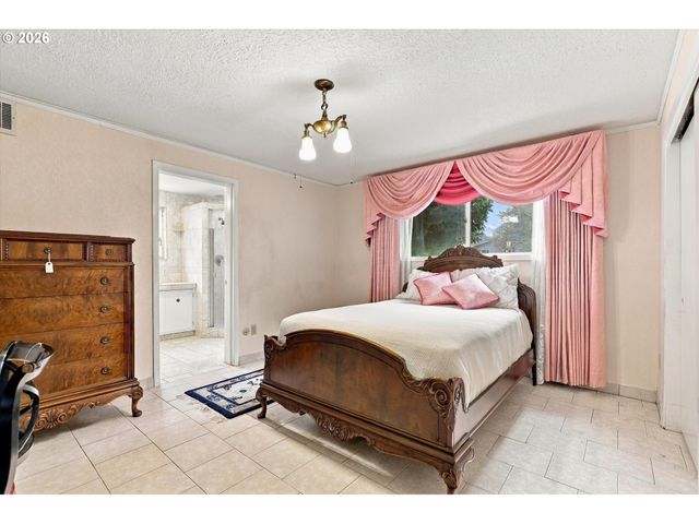 559 Ne 167TH Pl, Portland, OR 97230