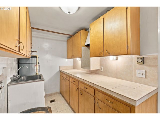 559 Ne 167TH Pl, Portland, OR 97230