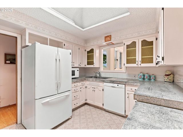 559 Ne 167TH Pl, Portland, OR 97230