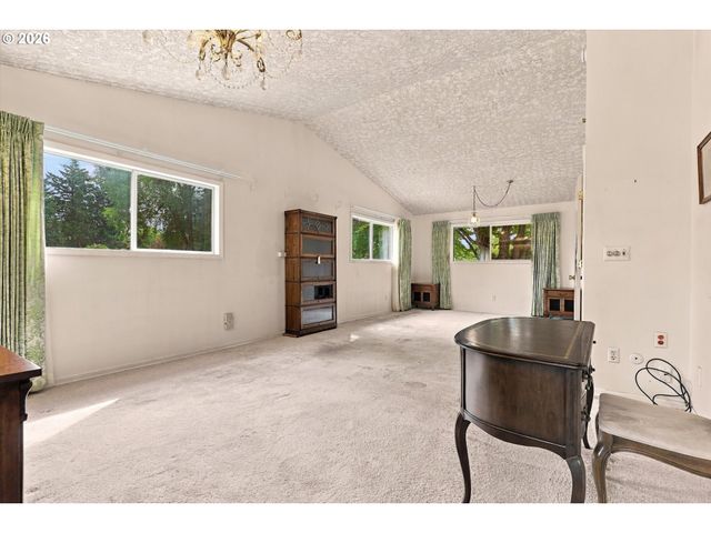 559 Ne 167TH Pl, Portland, OR 97230