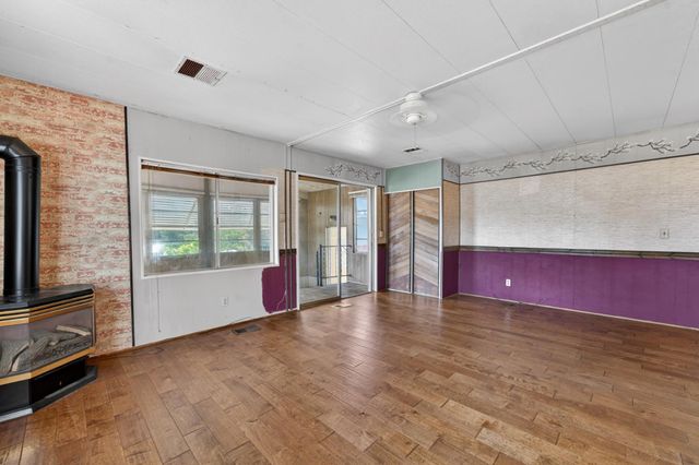 1498 Redwood Dr, Grass Valley, CA 95945