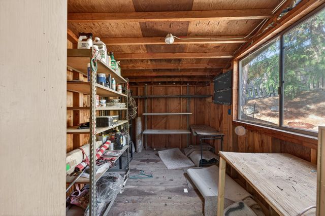 1498 Redwood Dr, Grass Valley, CA 95945
