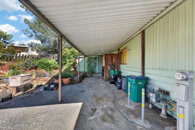 1498 Redwood Dr, Grass Valley, CA 95945