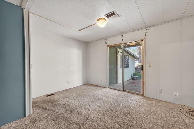 1498 Redwood Dr, Grass Valley, CA 95945