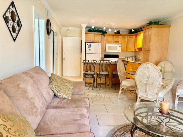 1560 Mckinley Street 115w, Hollywood, FL 33020