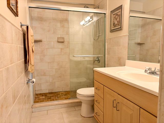 1560 Mckinley Street 115w, Hollywood, FL 33020